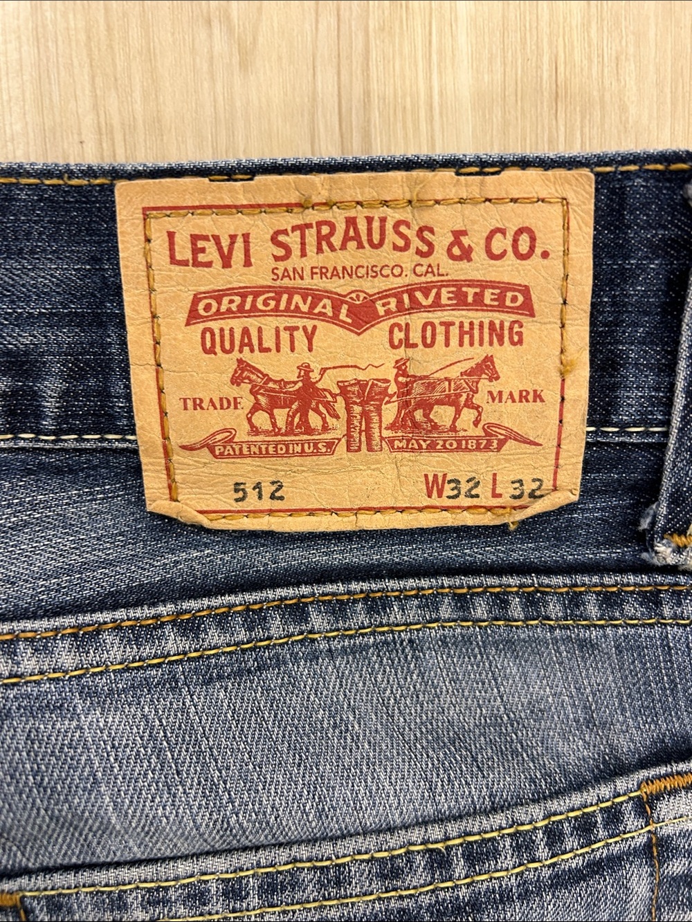 Levi's Men's Faded and distressed Blue Bootcut Jeans 512 boot cut - Picture 6 of 6